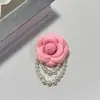 Broche de flor de camelia y perla estilo Chanel, pin de tela tridimensional, accesorio de alta gama, venta al por mayor