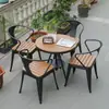 Conjunto de Mesa e Cadeiras para Varanda Externa em WPC para Villa de Lazer, Pátio, Loja de Café/Chá Leiteiro, Impermeável, Anticorrosivo, Conjunto Combinado de Mesa e Cadeiras de Madeira