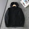 Chaqueta Soft Shell Sunstone M8Ic Versión Ligera Forrada de Polar Resistente al Viento e Impermeable para Exteriores con Capucha