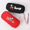 Estojo de Lápis Snoopy Preto e Branco Impressão de Nova Animação Envolvendo Homens e Mulheres Estudantes Lona Grande Capacidade Bolsa para Material Escolar