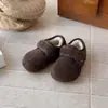 Zapatos de Algodón Estilo Coreano para Niñas Invierno 2025 Nuevos Zapatos de Lana Peludos Birkenstock Versátiles Mocasines para Niños y Niñas Modernos