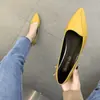 Sapatilhas Femininas da Moda 2025 Primavera/Verão Novos Bico Fino Confortáveis Sapatos Mule da Moda Versáteis Loafers Femininos Macios