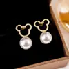 Brincos Elegantes de Urso Vazado com Pérolas Estilo Francês, Brincos Simples e Modernos Estilo Chanel, Acessórios de Orelha Versáteis com Design Exclusivo