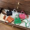 Comércio Exterior Mini Cor Contrastante 2025 Moda Retrô Novo Estilo de Menina Simples Transversal Ombro Mochila Pequena Bolsa de Ombro
