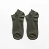 Calcetines de hombre de verano color liso calcetines invisibles transpirables absorbentes de sudor calcetines desodorantes calcetines verticales para hombre puesto de calcetines para hombre calcetines invisibles para hombre al por mayor