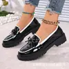 Plus Size Transfronteiriço Outono 2026 Novos Mocassins Britânicos Sapatos Pequenos de Couro Femininos Superfície Brilhante Salto Baixo Laço Casual Sapatos Individuais