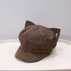 Bonito sombrero octogonal de lunares con orejas de gato para mujer, otoño e invierno, gorra de plato adelgazante, sombrero de pintor de copa suave versátil estilo japonés, venta al por mayor