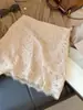 Falda de encaje bordado a crochet francés para mujer, nuevo estilo de otoño, de cintura alta, adelgazante, anti-exposición, línea A, falda corta ajustada a la cadera