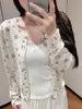 Nuevo Suéter de Punto Otoño 2026 en Color Blanco Crudo con Estampado Floral, Top Único para Mujer con un Toque Casual y Elegante, Cárdigan Fino de Manga Larga para Mujer