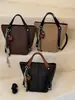 Bolso bandolera, estilo popular en línea, nuevo modelo 2026, bolso cesta abanico con patrón de lichi, bolso de mano versátil, bolso de hombro, bolso de axila