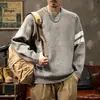 Suéter de Cor Bloco Redondo Tendência Estilo Americano Nova Coleção Primavera 2026 para Homens, Tricô Casual Solto