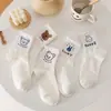 L calcetines blancos de dibujos animados para damas calcetines de algodón para niños con oso japonés lindo primavera y otoño color sólido calcetines de otoño calcetines para mujer