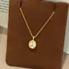 Nuevo bestseller transfronterizo: collar incrustado con diamantes simulados, colgante de nicho clásico y sencillo, cadena de nicho de lujo ligero para transmisión en vivo transfronteriza