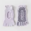 Nuevos calcetines de yoga profesionales con diseño calado, calcetines de malla de verano de cinco dedos para mujer, calcetines antideslizantes para suelo para Pilates y fitness en interiores