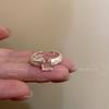 Anillo de Flor Dulce Anillo de Dedo de Temperamento Suave para Mujer Estilo Frío Diseño Nicho Lujo Ligero Sentido de Alta Gama Anillo Delicado