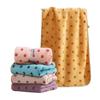 Venta Directa de Fábrica Juego de Toallas de Baño con Lunares para Todas las Estaciones Espesado Venta al por Mayor Suave Terciopelo de Coral Absorbente para Adultos Hogar