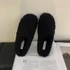 Chinelos peludos estilosos e modernos estilo coreano para mulheres, perfeitos para usar no outono e inverno, nova coleção 2026, chinelos de algodão fáceis de calçar