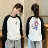 Camada base térmica feminina com forro de fleece, autocalor, novo estilo outono/inverno, camiseta da moda, gola redonda, quente, blusa de manga comprida com retalhos para bebês