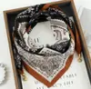 Bufanda Cuadrada Cálida de Nuevo Estilo 2024 con Hebilla Magnética, Bufanda Triangular de Seda, Bufanda de Algodón para Mujer, Bufanda Elegante para Cuello para Primavera, Otoño e Invierno, Versátil y Elegante