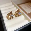 Presilhas de Orelha Dupla Face em Forma de Losango Cravejadas de Diamantes para Mulheres Sem Furos na Orelha, com Design de Nicho e Estilo Versátil, Brincos de Luxo Leve e de Alta Qualidade