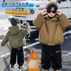 Ropa de Invierno para Niños con Felpa Gruesa Chaqueta de Piel de Conejo 2026 Invierno Nuevo Elegante Fresco Estilo Callejero Ropa de Algodón para Niños Pequeños Top Tendencia
