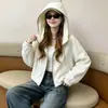 Chaqueta Corta con Capucha para Mujer Estilo Nuevo Otoño 2026 con Costuras Visibles, Estilo Coreano Holgada con Cordón, Chaqueta de Moda con Cremallera para Mujeres Pequeñas