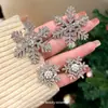 Presilha de Cabelo de Liga de Zinco com Strass em Formato de Floco de Neve para Mulheres, Presilha Lateral para Mechas de Outono e Inverno, Acessório de Cabelo de Pelúcia de Princesa de Natal de Alta Qualidade
