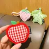 Chaveiro de Fruta em Tecido de Couro Original Desenho Animado Fofo Morango de Couro Exquisito Acessível Pingente de Bolsa de Luxo Presente