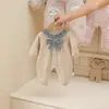 Mameluco de Otoño Estilo Mariposa Castaña Dulce con Lazo para Bebés Niñas, Mono de Salida para Recién Nacidos Estilo Chino