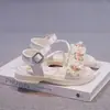 Sandalias para Niña 2026 Verano Nuevo Estilo Niña Pequeña Suela Suave Elegantes Zapatos de Playa Pequeña Princesa Estilo Francés Planos Romanos