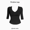 Camiseta de Manga Corta con Cuello en V de Nicho Inspirada en el Diseño Verano 2026 Estilo Sencillo Blanco y Negro Corte Ajustado Top Adelgazante Moda de Alta Gama para Mujer