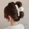 Pin de tiburón de peluche de dibujos animados, un pasador de pelo de tamaño grande y alta gama para crear peinados elaborados, una pinza de pelo de garra para mujer, un delicado accesorio para el cabello