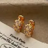 Brincos Argola Circulares com Treliça Dourada Prateada e Diamante Estilo Old Money para Mulheres Brincos Argola Pequenos de Luxo Leve Brincos de Tarraxa Acessórios de Brinco Únicos