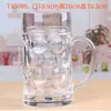 Venta al por mayor de fabricante Tarro de cerveza de vidrio de material alto blanco Tarro de cerveza de barril 1 litro Tarro de cerveza 0.4 litros 0.3 litros Tarro de cerveza publicitario