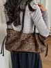Bolso Grande de Gamuza Retro Modelo 2026 para Mujer Bolso de Hombro Simple de Nicho Bolso de Axila Bolso Tote Casual para el Trabajo