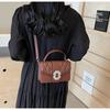 Bolsa de Ombro com Strass Verão 2024 Nova Moda Tendência Cor Lisa Versátil Pequena Quadrada Bolsa Feminina de Strass Bolsa Transversal Casual