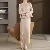 Conjunto de dos piezas de moda de primavera para mamá de comercio exterior transfronterizo, nuevo conjunto de falda versátil elegante y holgado de moda de invierno que reduce la edad
