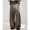 Calça Casual Plissada em Linha A Cor Taupe Estilo Old Money para Homens, Toque de Luxo, Calça Longa Casual Reta Nova para Primavera e Outono