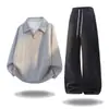 NASA SOBRE Sudadera Falsa de Dos Piezas Estilo Old Money para Hombre, Traje Casual Holgado con Retazos Texturizados y Cuello Solapa para Primavera y Otoño