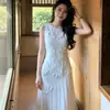Vestido sem mangas, estilo francês, ricamente bordado, para mulheres, perfeito para férias de verão e viagens; um vestido de sol longo e esvoaçante