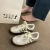 Tenis con Cordones para Mujer en Plateado, Nuevo Estilo Primavera y Otoño 2026, Zapatillas Casuales Planas Versátiles de Moda