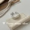 Anillo de Diseño de Nicho de Alta Gama Estilo Coreano Plata de Ley S925 Anillo Ancho Irregular Mate con Inscripción en Inglés Estilo Ins
