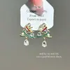 Brincos de Árvore de Natal Colorida Dopamina com Strass, Design Pequeno e Requintado, Brincos Elegantes Versáteis e Delicados para Mulheres