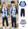 Conjunto de Uniforme Escolar Primário Três Peças Uniforme de Jardim de Infância Primavera e Outono Roupa Esportiva de Verão Estilo Universitário Uniforme de Classe Infantil