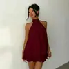 Roupas de resort femininas transfronteiriças europeias e americanas: vestido top de chiffon com saia curta evasê, justo ao corpo, sexy, sem costas, gola halter, amarração na cintura