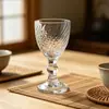 Copa de vidrio para el hogar transfronteriza con patrones grabados, copa de vino pequeña, copa para licores de uso doméstico, juego de cristalería de mini bar de lujo