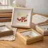 Marco de fotos cuadrado de 456 pulgadas con pintura al óleo, pequeño libro rojo hueco tridimensional de 10 x 10 cm, marco de fotos de muestra de mariposa para pared