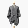 Nuevo Abrigo Cálido de Alto Gama Estilo Francés para Mujer 2026, Corte Holgado Corto, Estilo Casual, Nuevo Chal Otoño-Invierno
