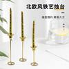 Candelabro de hierro para el hogar, candelabro para cenas a la luz de las velas, decoración de bodas, accesorios transfronterizos, estilo europeo, ligero, de lujo, simple.