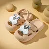 Crocs de Verano para Niños 2025 Venta Caliente EVA Dibujos Animados Ropa de Casa Ropa de Exterior Resistente al Desgaste Resistente a la Suciedad Zapatos Cerrados para Padres e Hijos